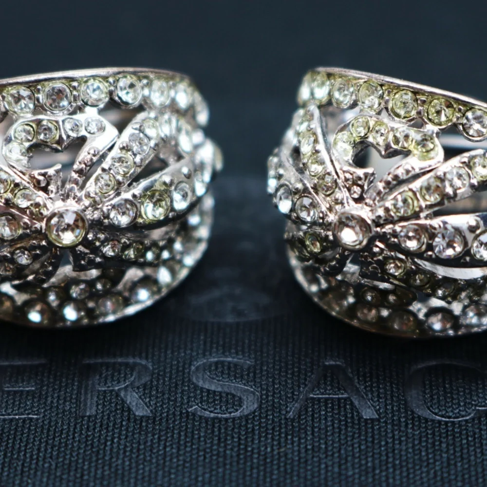 VINTAGE KENNETH JAY LANE CRYSTAL CLIP-ON EARRINGS - Picture 5 of 8